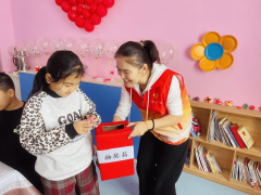 ”参加结业仪式的贾文慧