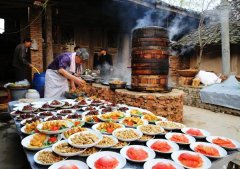 还有非遗集市和科技互动