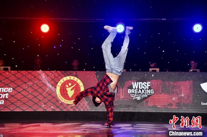 杭州举办亚洲霹雳舞锦标赛 13国选手争夺巴黎奥
