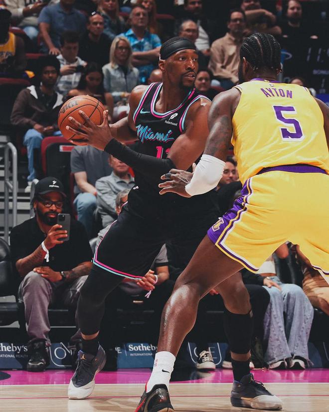 湖人15分大逆转热火 东契奇60分引领三连胜