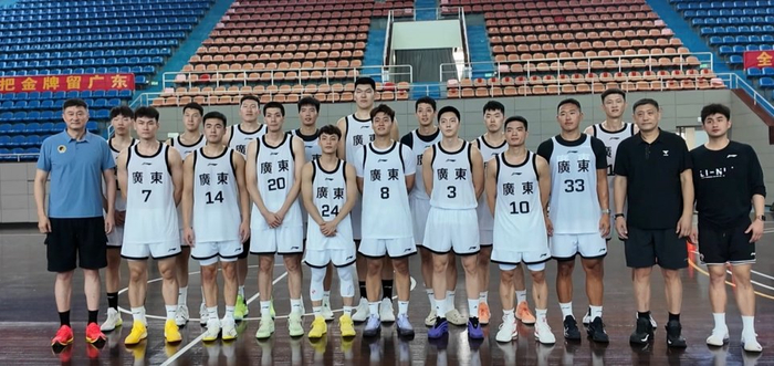 焦泊乔离队引热议 广东男篮内线困境浮现