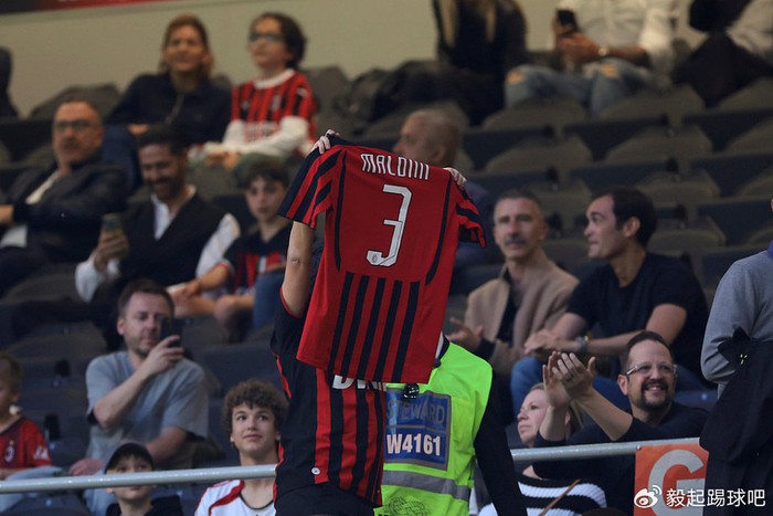 意大利足坛高层集体辞职 马尔蒂尼或接任足协主