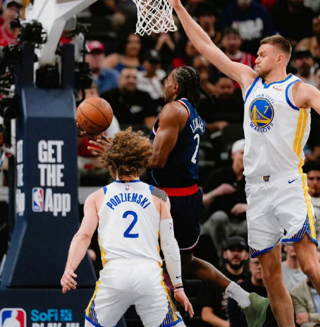 勇士逆转快船鏖战三节决胜 76人锁定东部席位