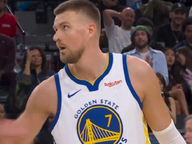 勇士逆转快船鏖战三节决胜 76人锁定东部席位