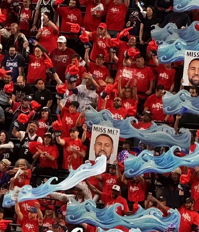 勇士逆转快船鏖战三节决胜 76人锁定东部席位