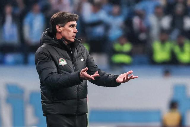 河南队伤病危机致惨败 大连英博逆转三连败